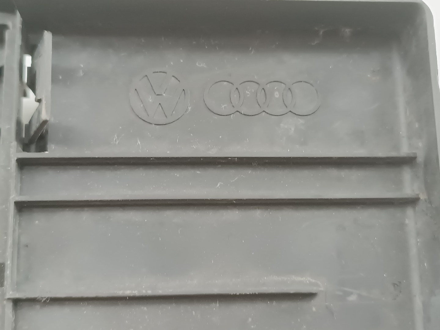 Tampa de caixa de fusiveis AUDI A3 (8L1) | 96 - 06 Imagem-1