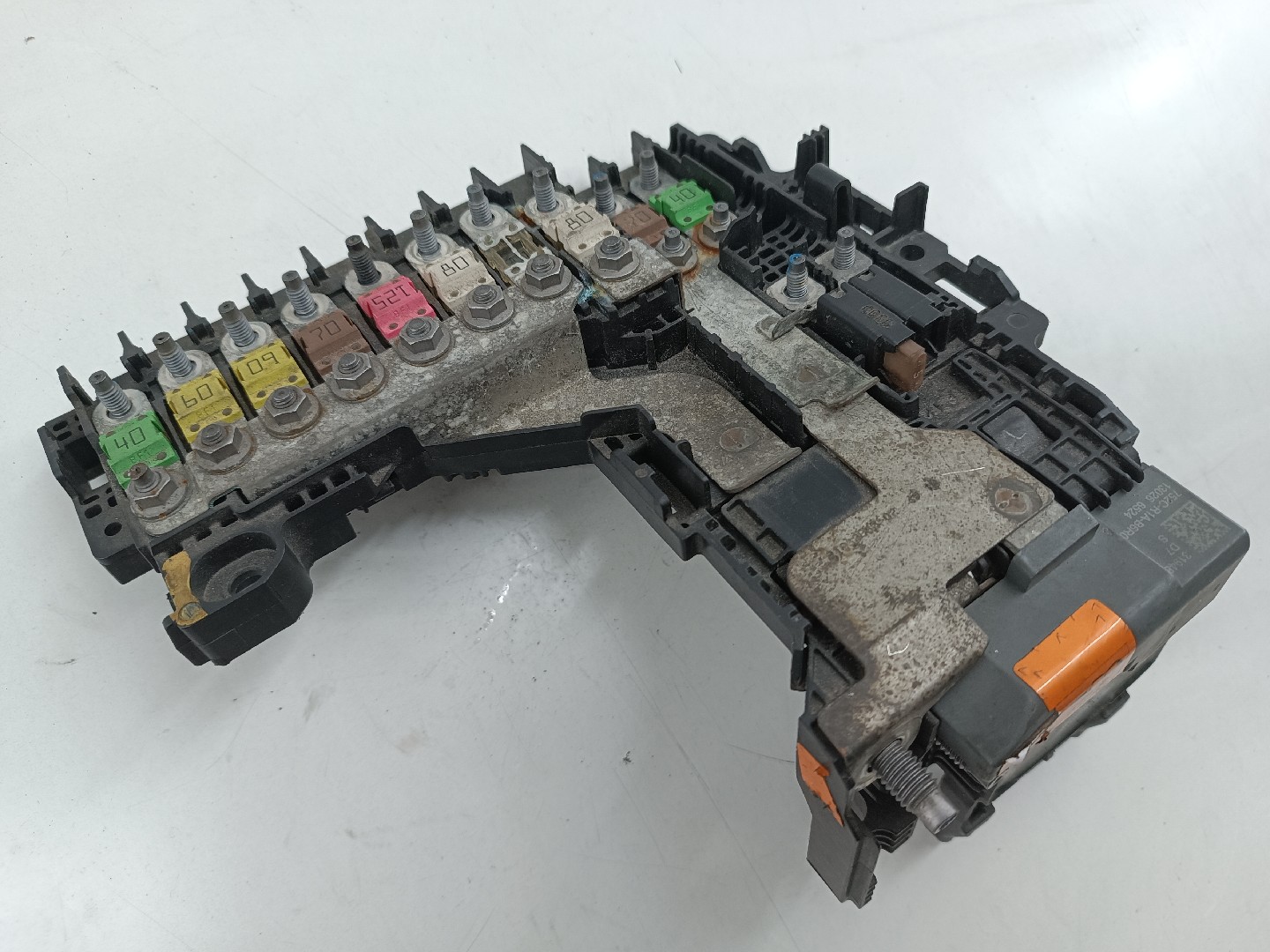 Módulo de fusíveis de bateria PEUGEOT 508 SW I (8E_) | 10 - 18 Imagem-5