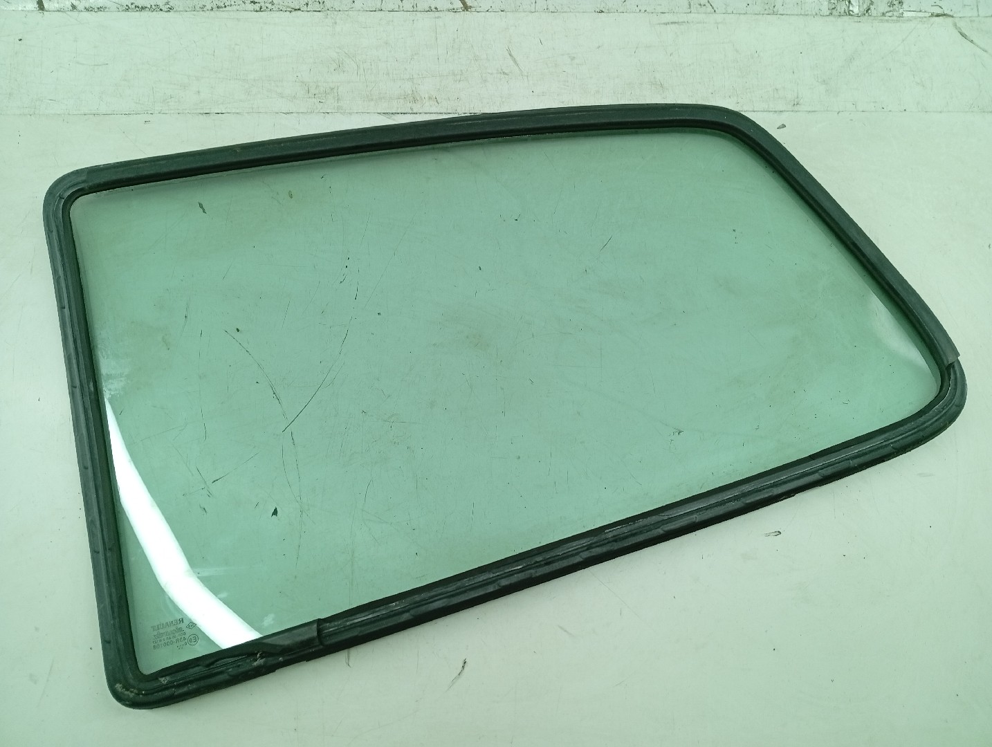 Vidro Painel Tras Direito RENAULT TWINGO I (C06_) | 93 - 12 Imagem-4
