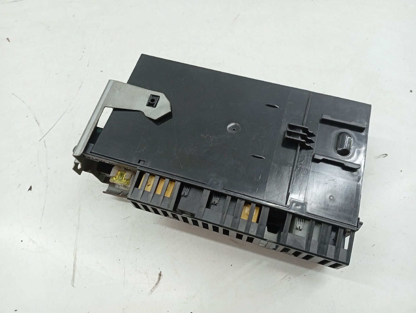 Caixa de fusíveis e relés MERCEDES-BENZ E-CLASS T-Model (S211) | 03 - 09 Imagem-4