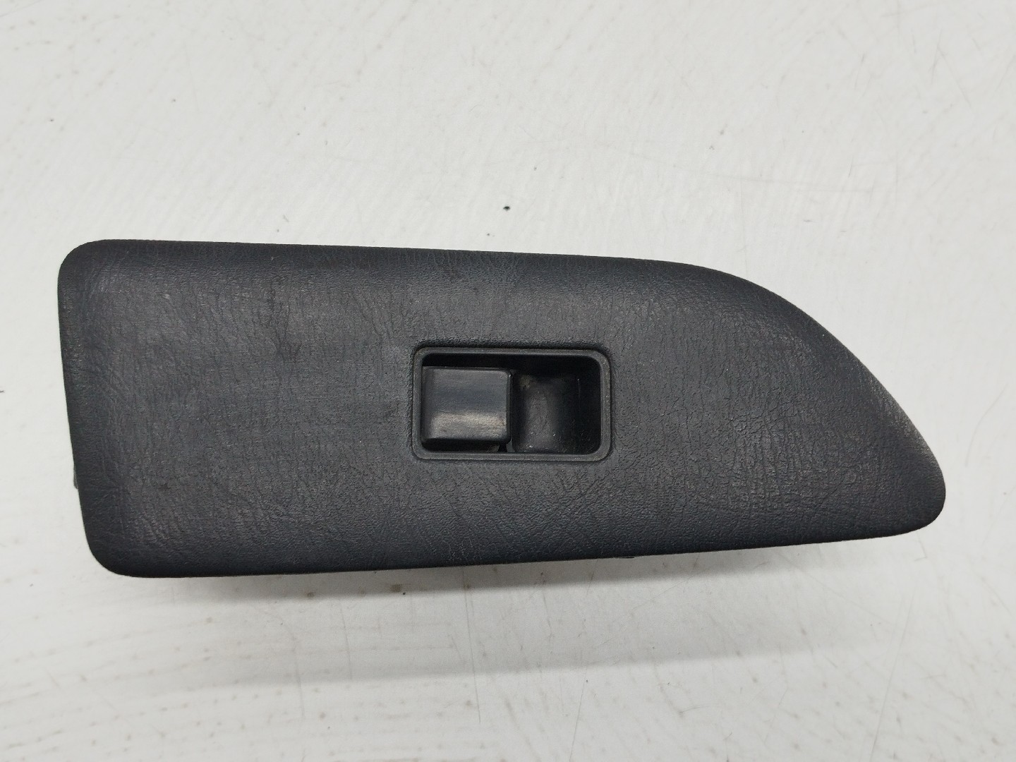 Comutador de vidro frente direito NISSAN ALMERA I (N15) | 95 - 00