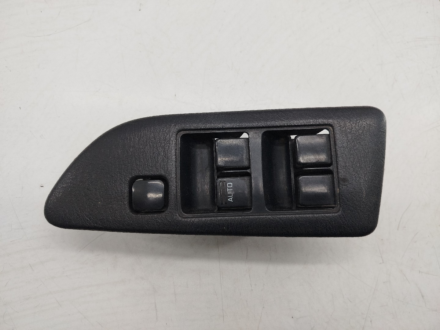 Comutador de vidro frente esquerdo NISSAN ALMERA I (N15) | 95 - 00