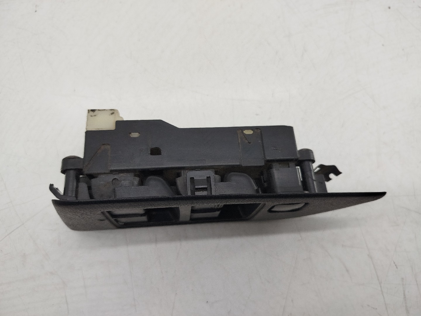 Comutador de vidro frente esquerdo NISSAN ALMERA I (N15) | 95 - 00 Imagem-3
