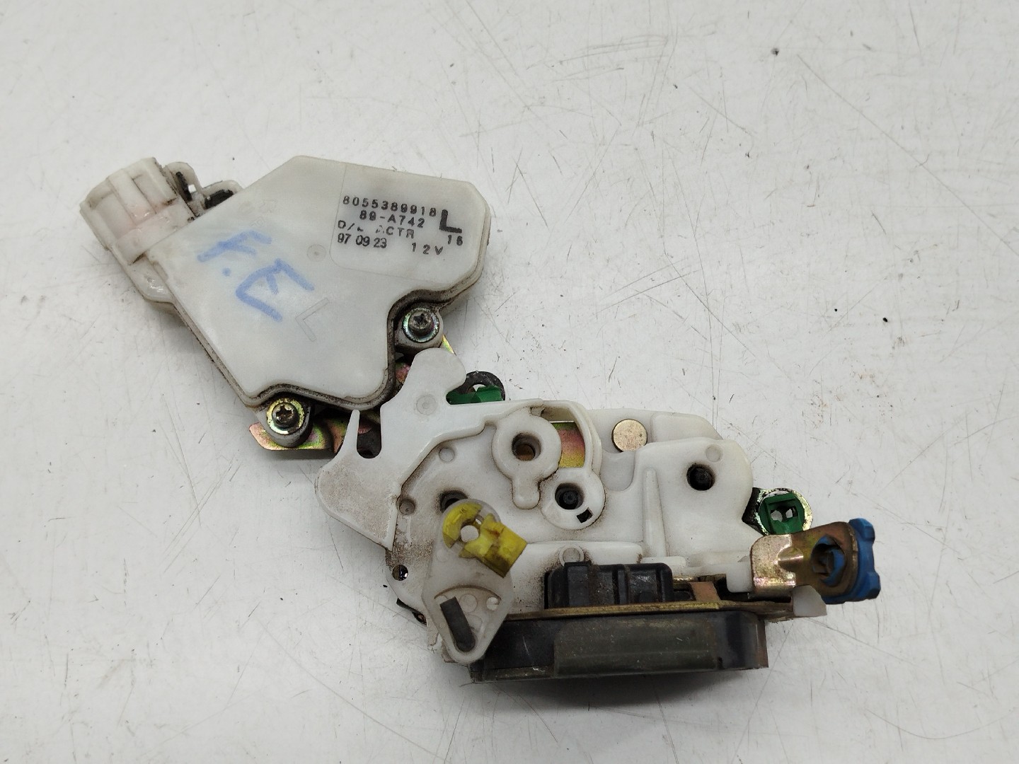 Fecho da Porta Frente Esquerdo NISSAN ALMERA I (N15) | 95 - 00