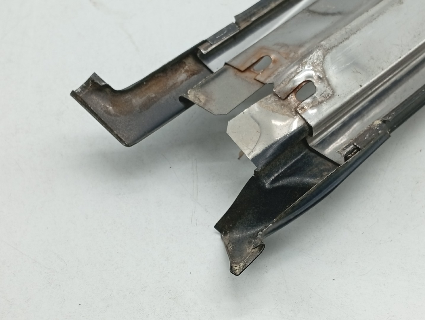 Friso do Vidro NISSAN ALMERA I (N15) | 95 - 00 Imagem-1
