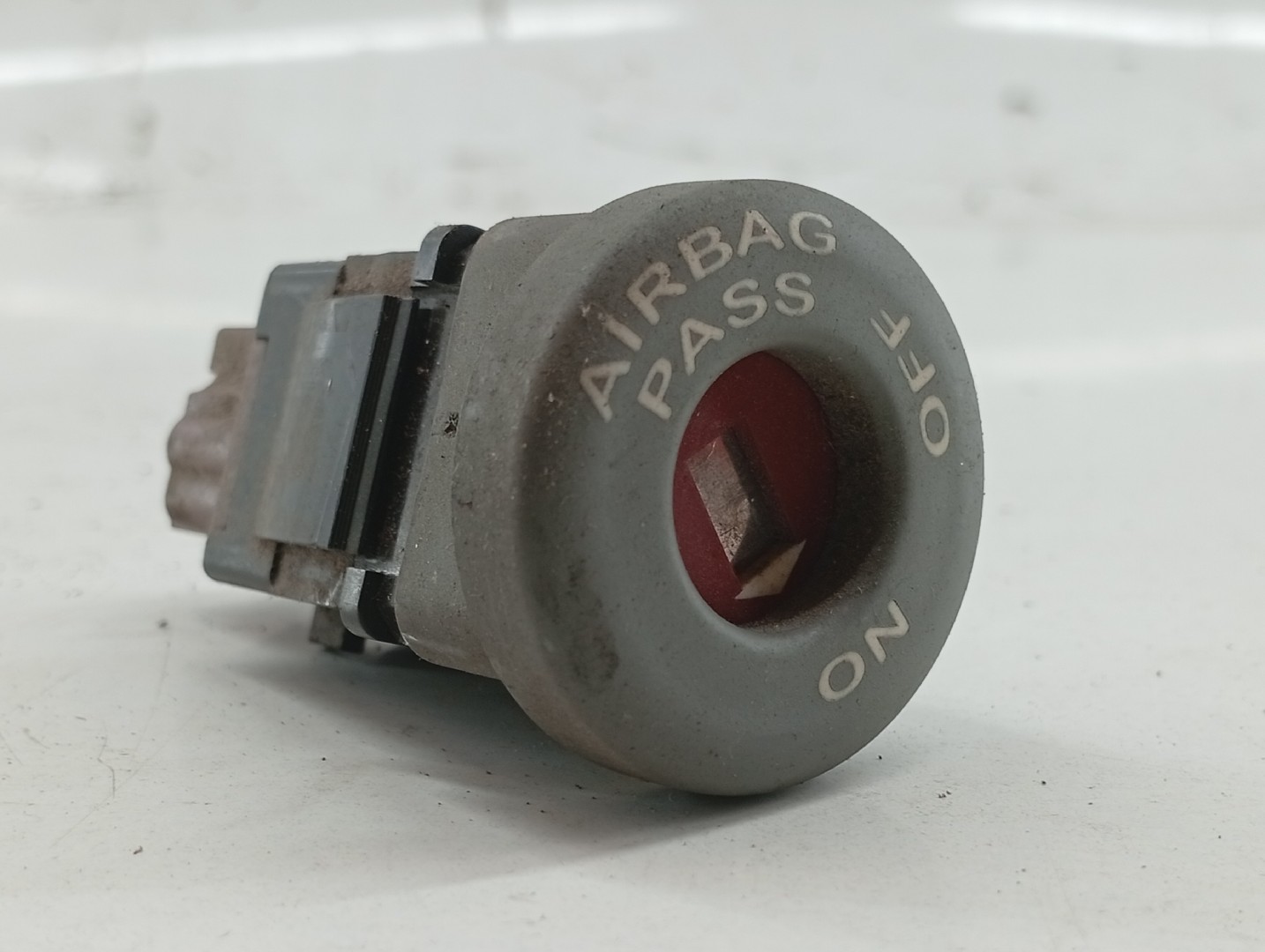 Botão de airbag de passageiro RENAULT TWINGO I (C06_) | 93 - 12