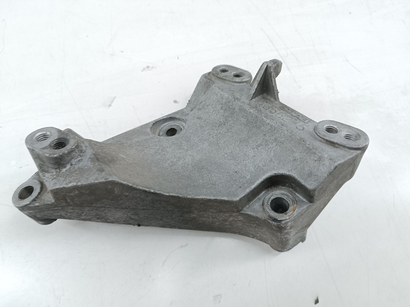 Suporte de Compressor de Ar Condicionado SAAB 9000 | 85 - 98