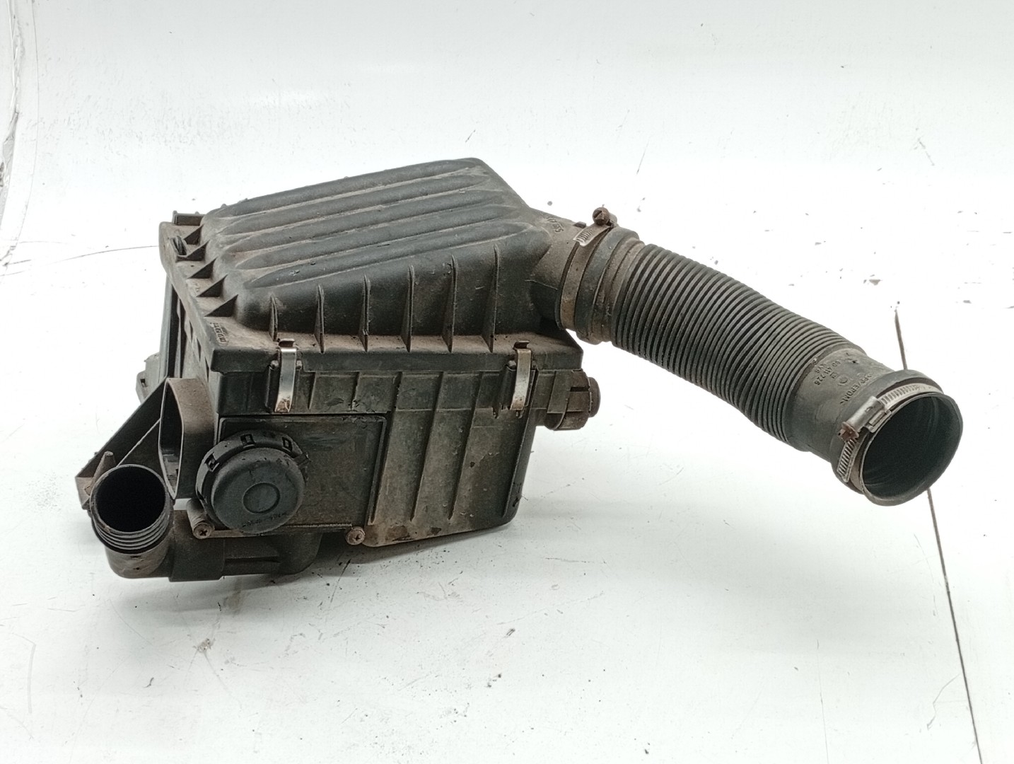 Caixa de filtro de ar com tubo de ar OPEL CORSA B (S93) | 93 - 02 Imagem-1