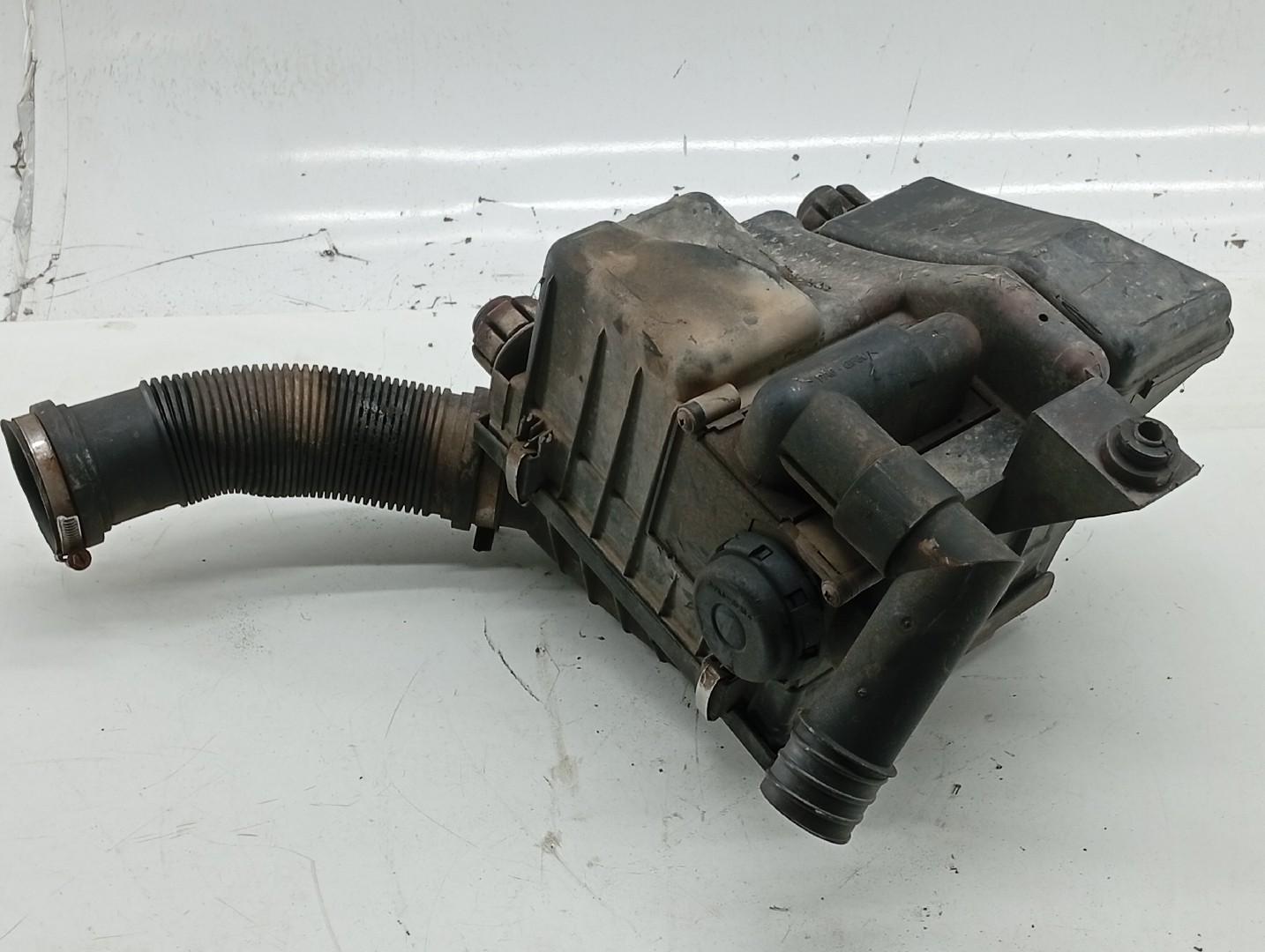 Caixa de filtro de ar com tubo de ar OPEL CORSA B (S93) | 93 - 02 Imagem-4