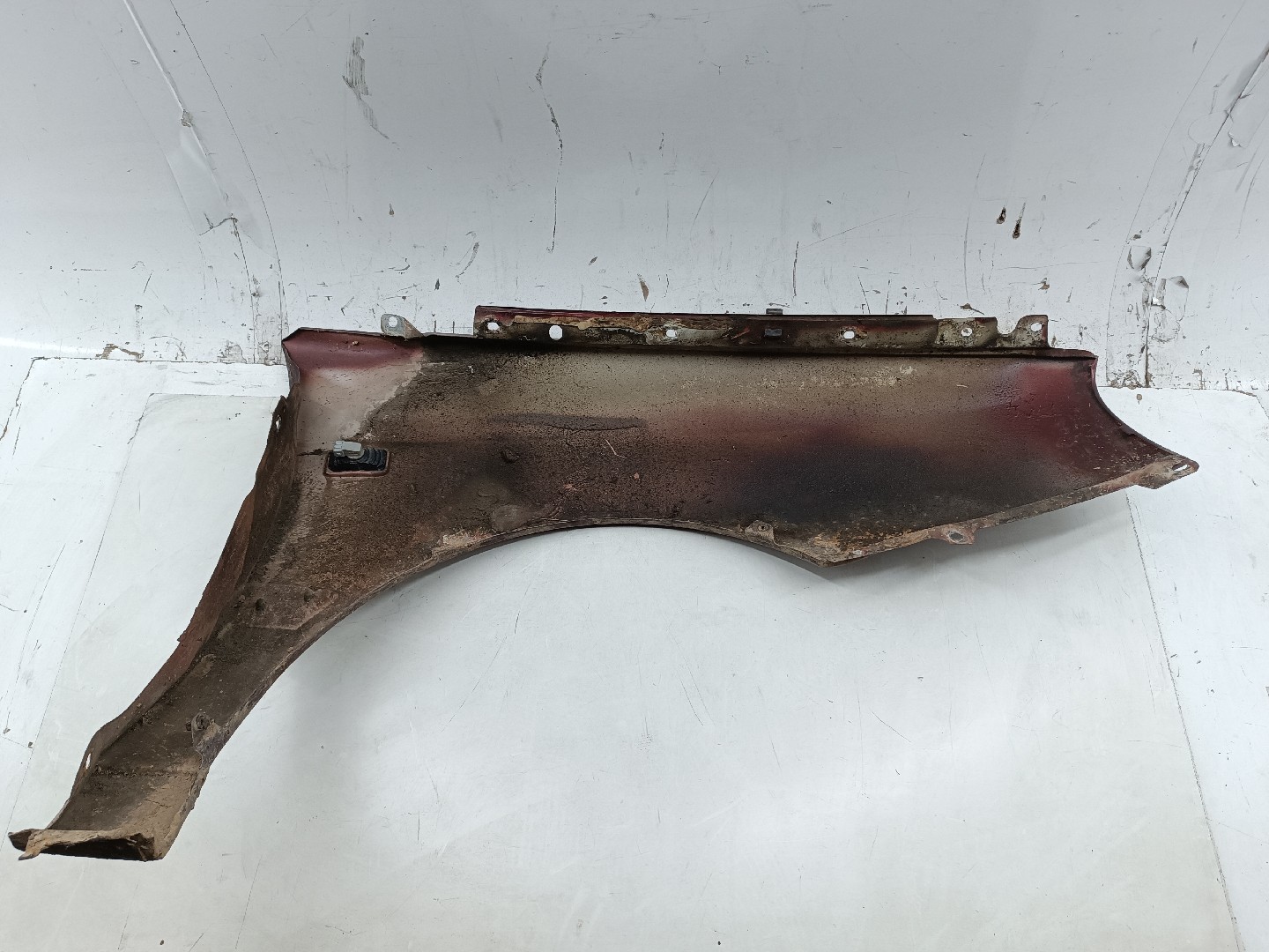 Guarda Lamas Esquerdo VOLKSWAGEN VENTO (1H2) | 91 - 98