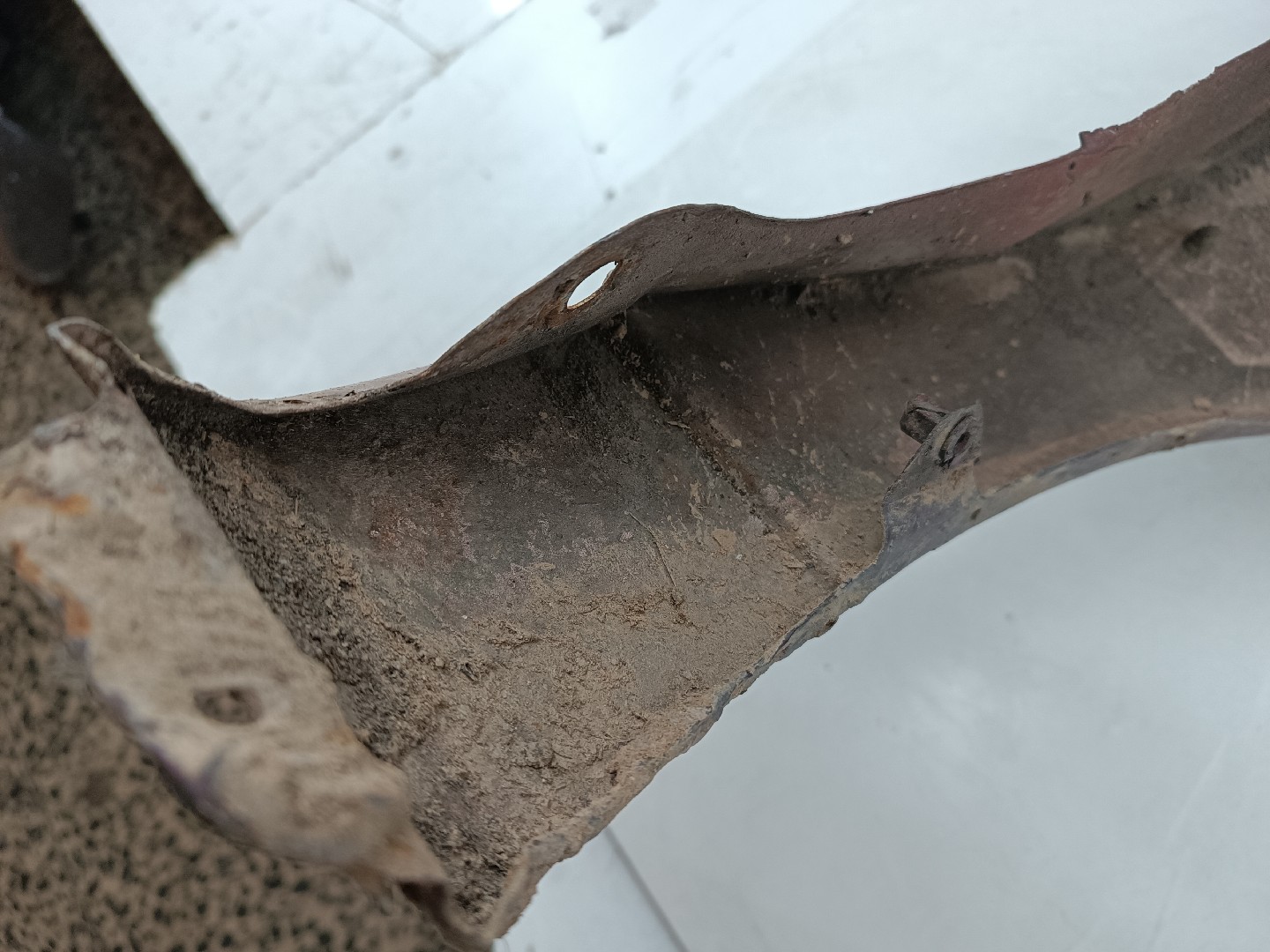 Guarda Lamas Esquerdo VOLKSWAGEN VENTO (1H2) | 91 - 98 Imagem-4
