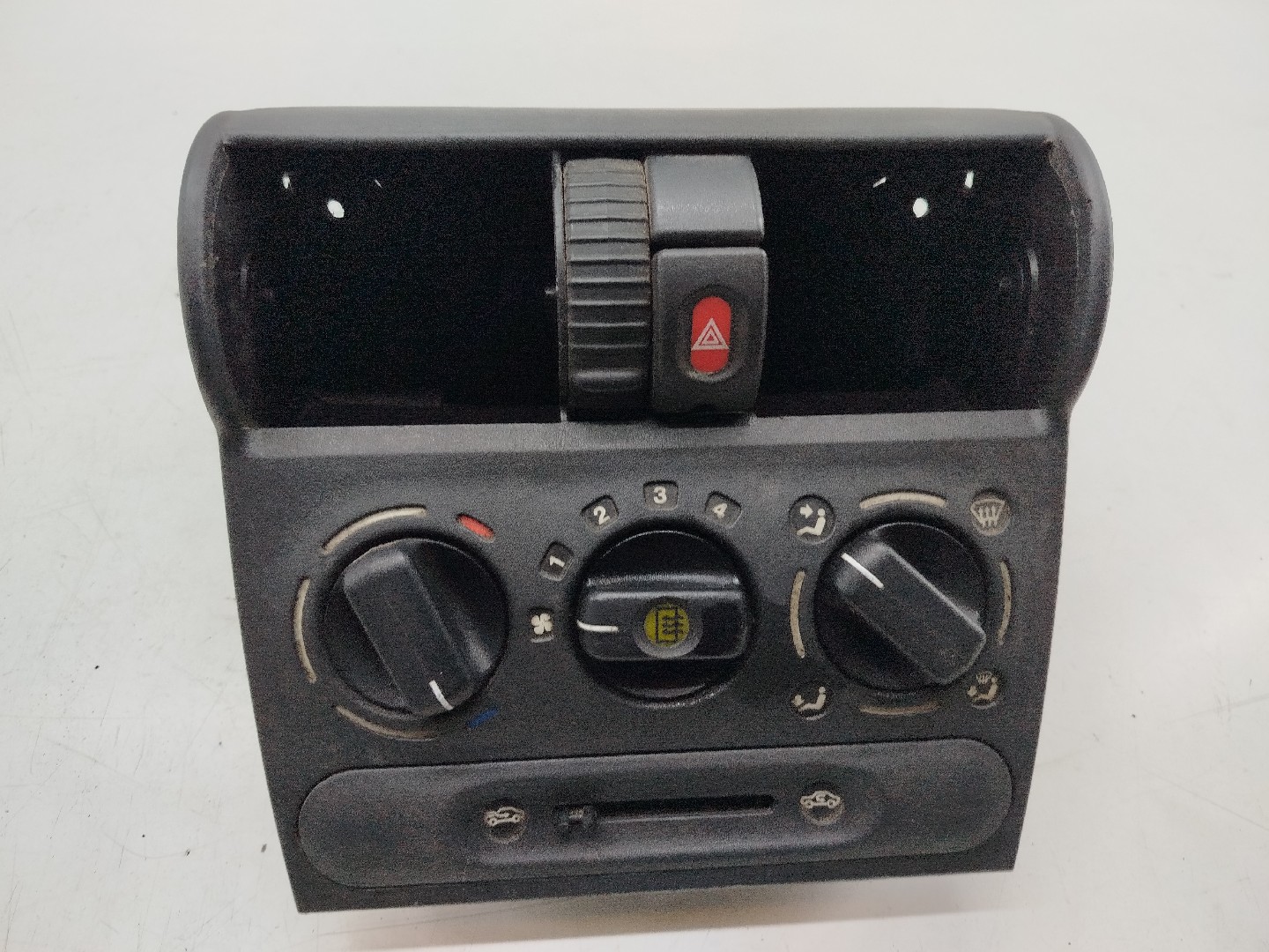 Comando Climatizaçao / Sofagem OPEL CORSA B (S93) | 93 - 02 Imagem-7