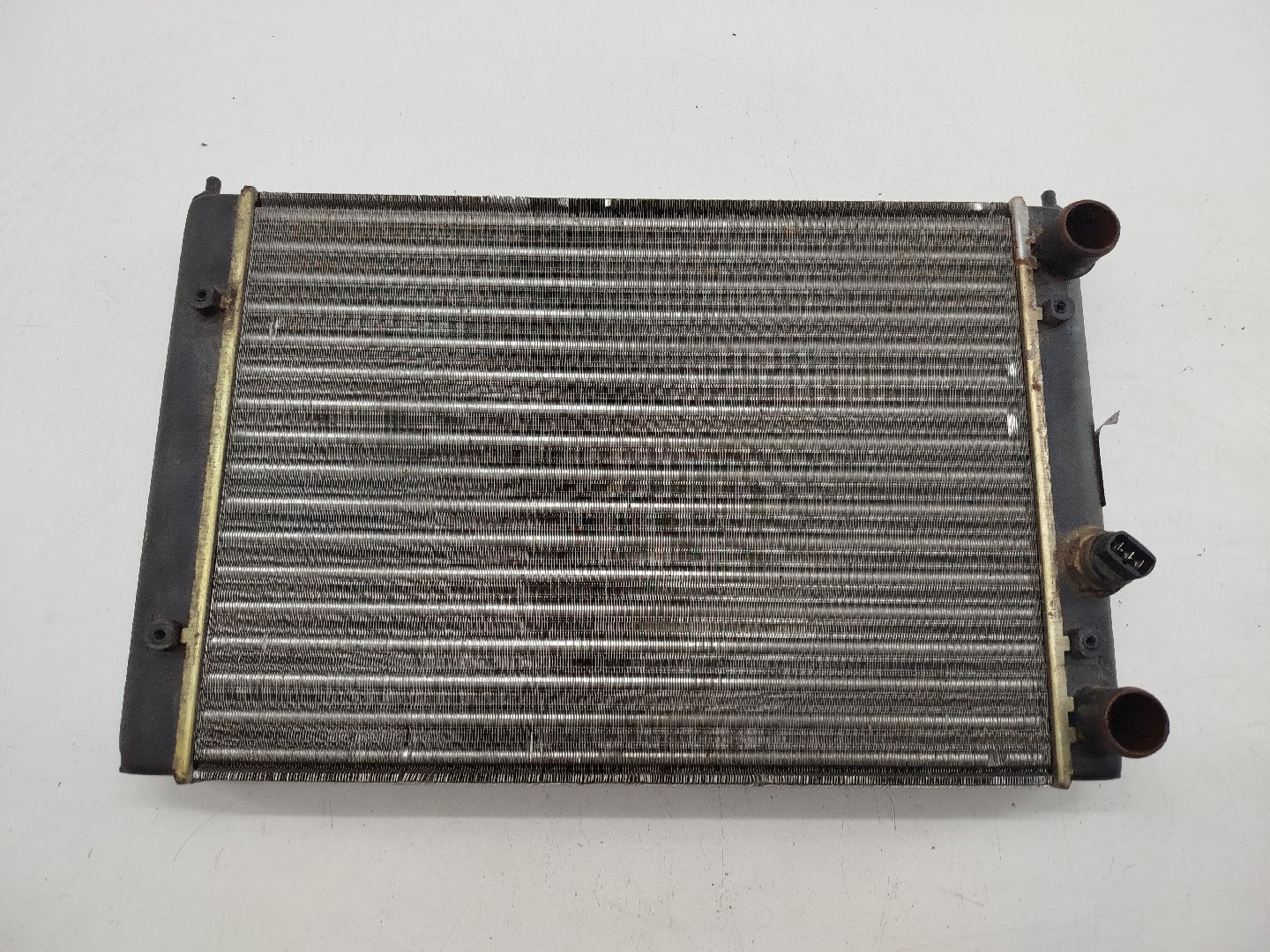 Radiador de água VOLKSWAGEN VENTO (1H2) | 91 - 98
