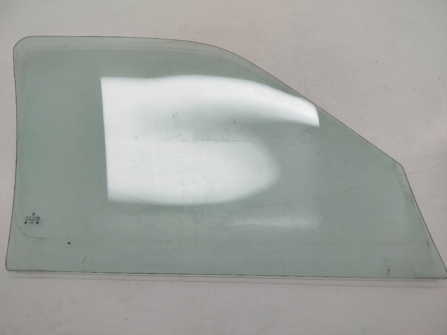 Vidro de Porta Frente Esquerdo VOLKSWAGEN VENTO (1H2) | 91 - 98 Imagem-2