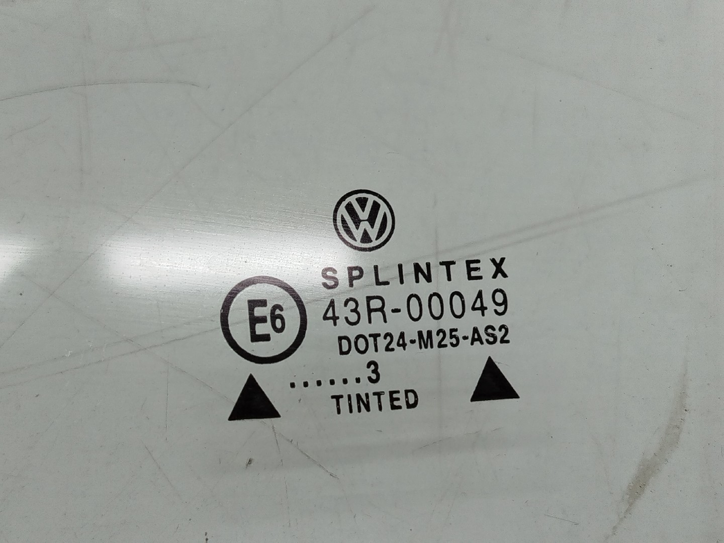 Vidro de Porta Frente Esquerdo VOLKSWAGEN VENTO (1H2) | 91 - 98 Imagem-1