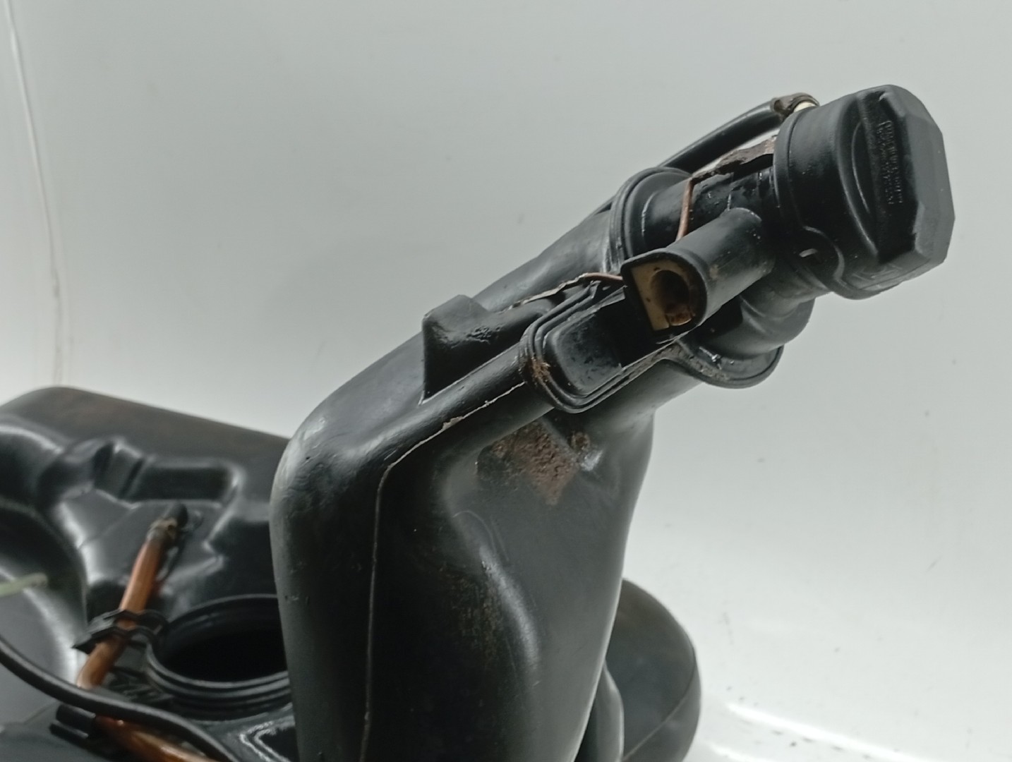 Depósito de Combustível VOLKSWAGEN VENTO (1H2) | 91 - 98 Imagem-5