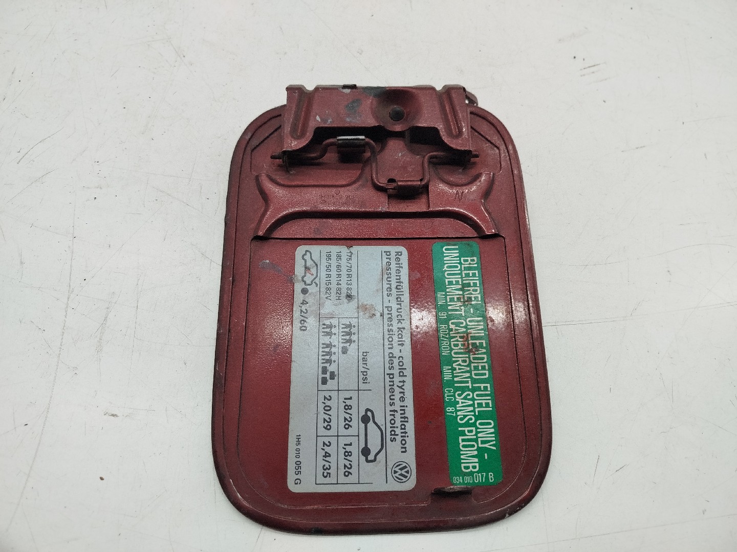 Tampa do Depósito de Combustível VOLKSWAGEN VENTO (1H2) | 91 - 98 Imagem-4