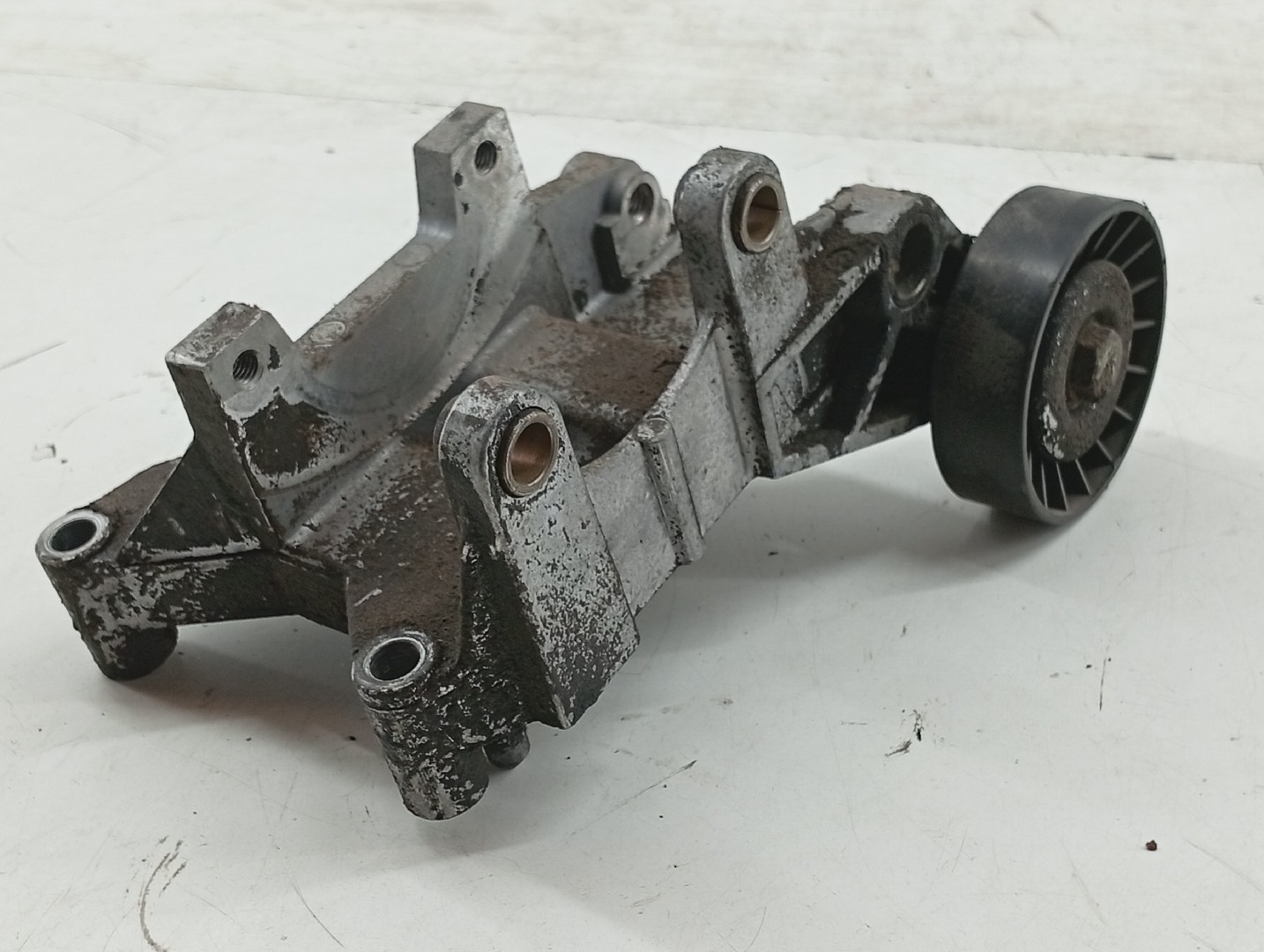 Suporte De Alternador SAAB 9000 | 85 - 98 Imagem-5
