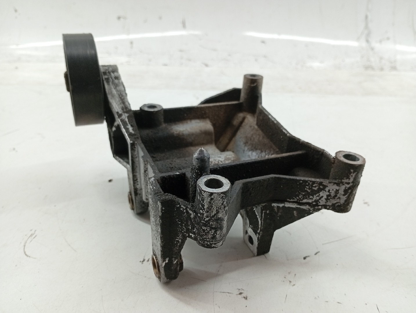 Suporte De Alternador SAAB 9000 | 85 - 98 Imagem-1