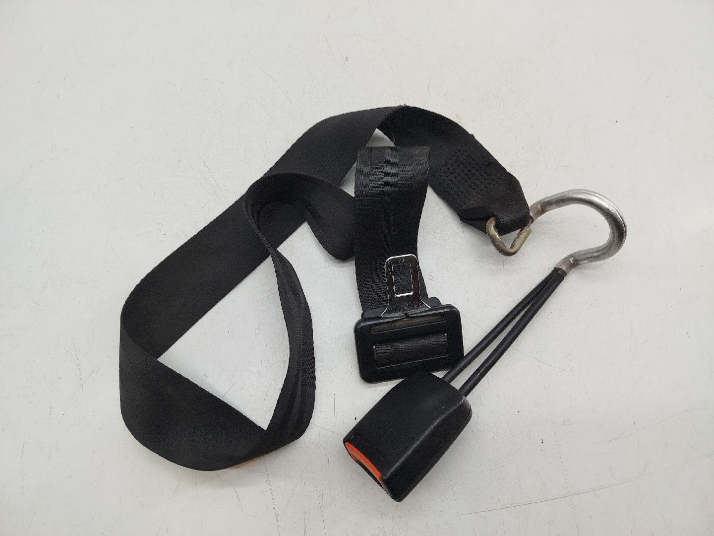Cinto traseiro central VOLKSWAGEN VENTO (1H2) | 91 - 98