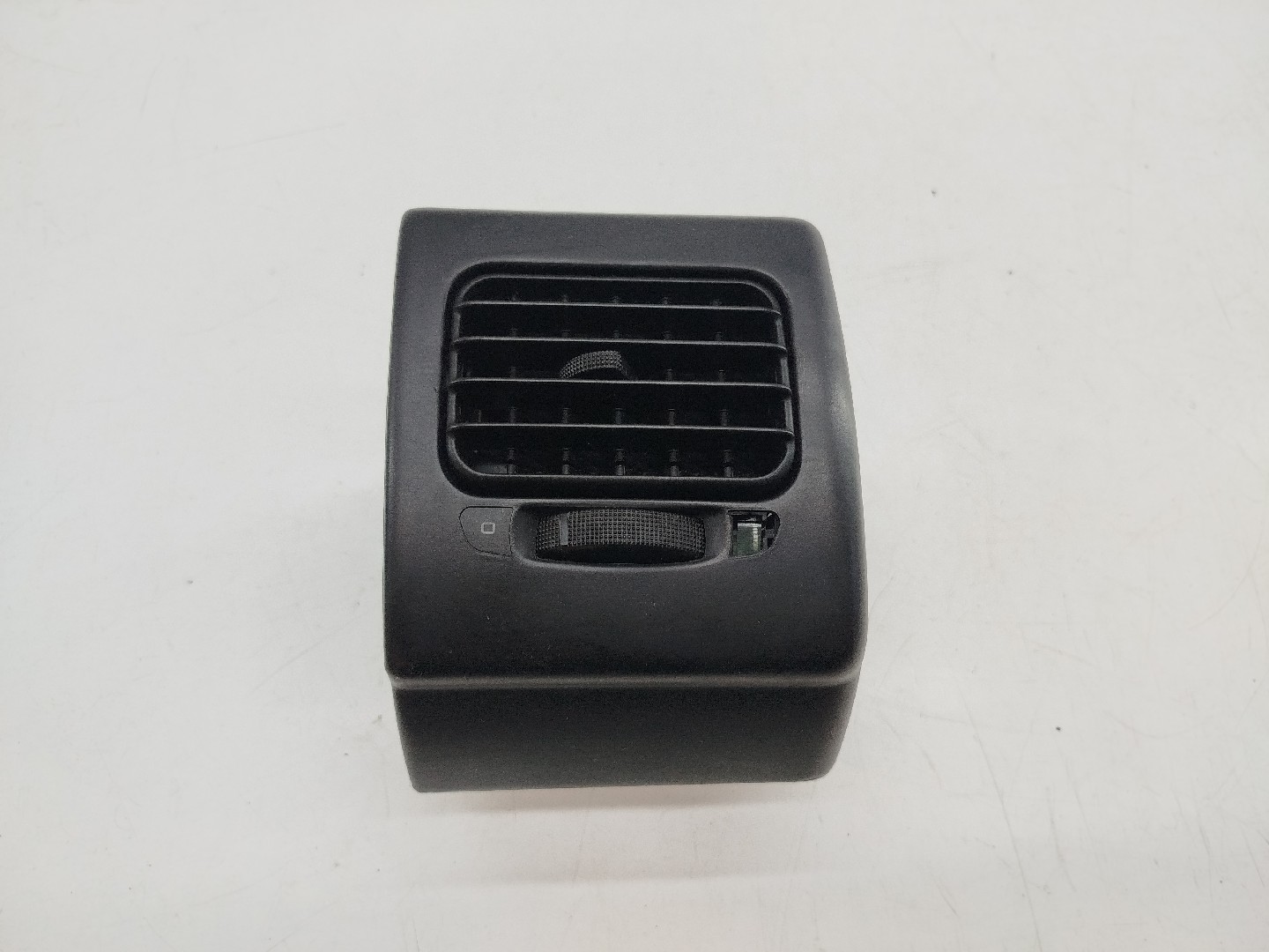 Difusor de ar VOLKSWAGEN VENTO (1H2) | 91 - 98