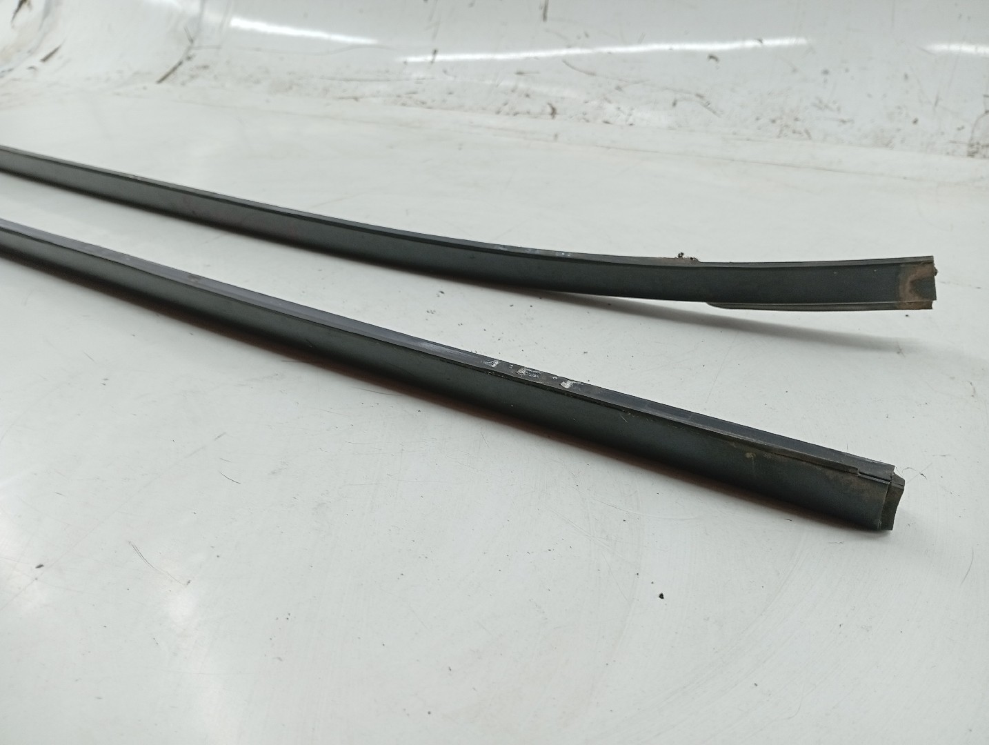 Friso do Vidro MERCEDES-BENZ E-CLASS T-Model (S211) | 03 - 09 Imagem-1