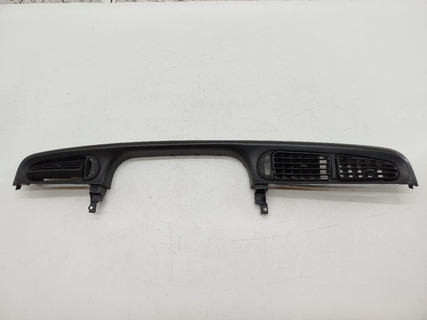 Aro de quadrante com difusor de ar VOLKSWAGEN VENTO (1H2) | 91 - 98