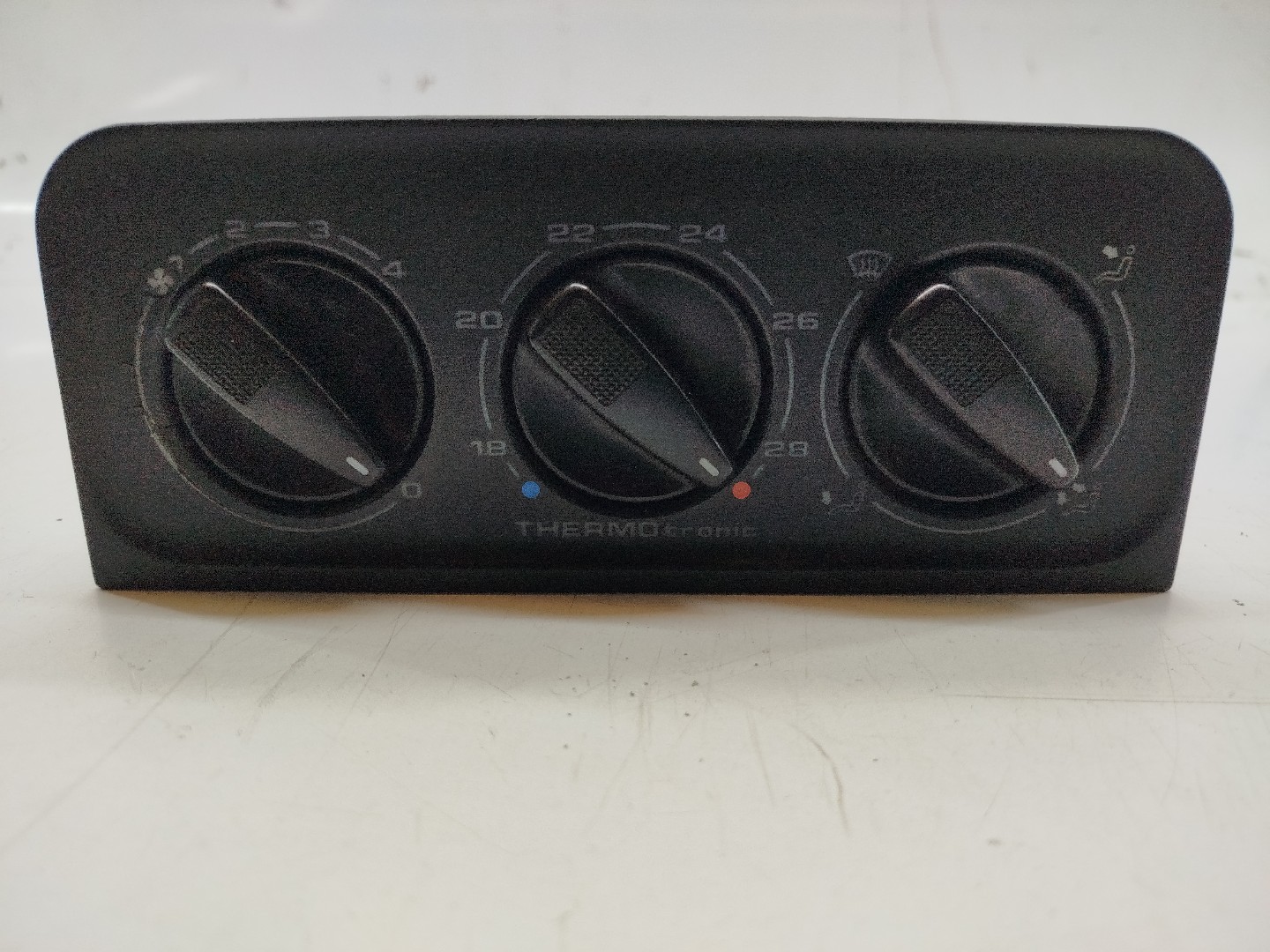 Consola da sofagem VOLKSWAGEN VENTO (1H2) | 91 - 98