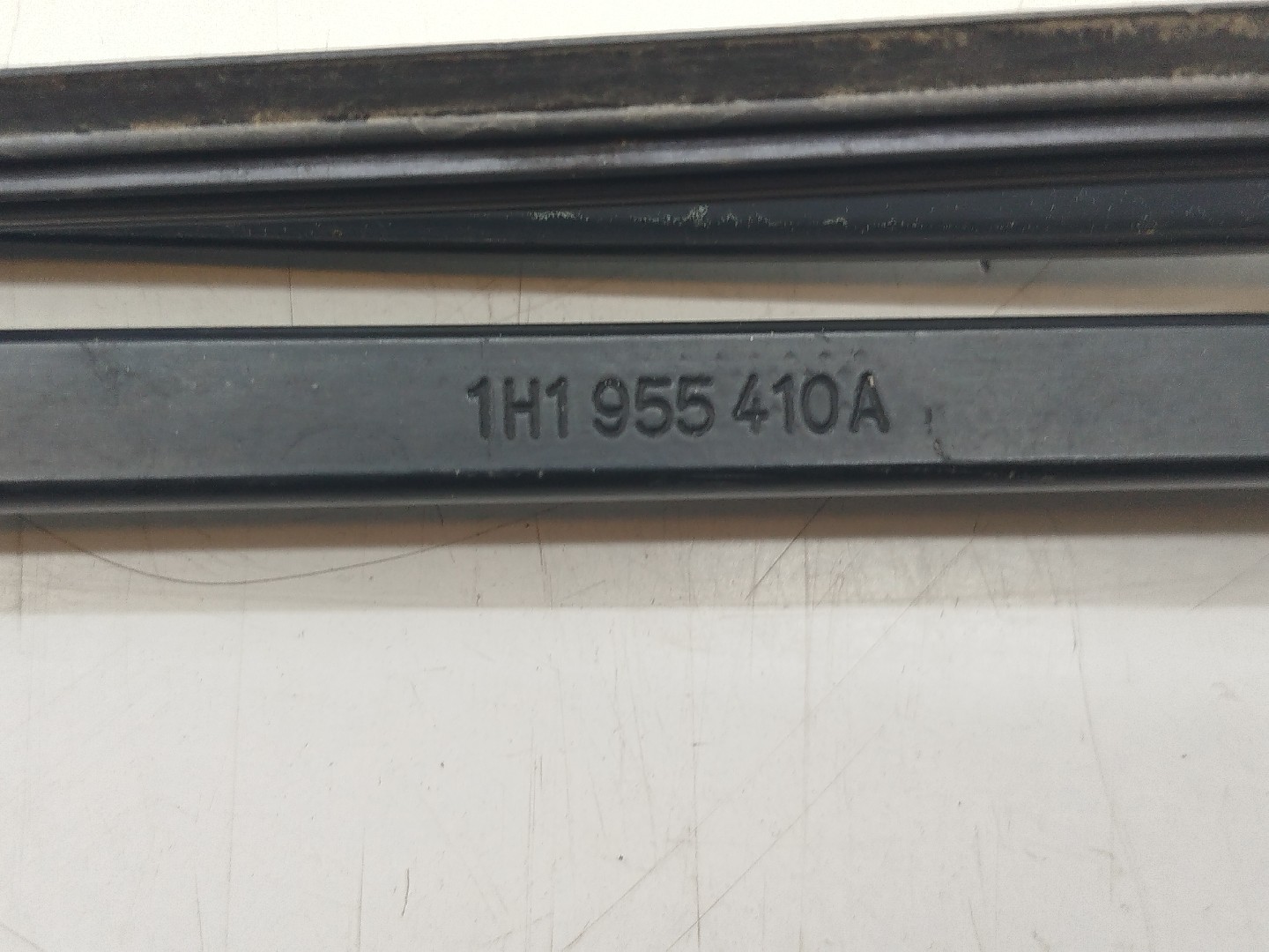 Braços das escovas frente VOLKSWAGEN VENTO (1H2) | 91 - 98 Imagem-1