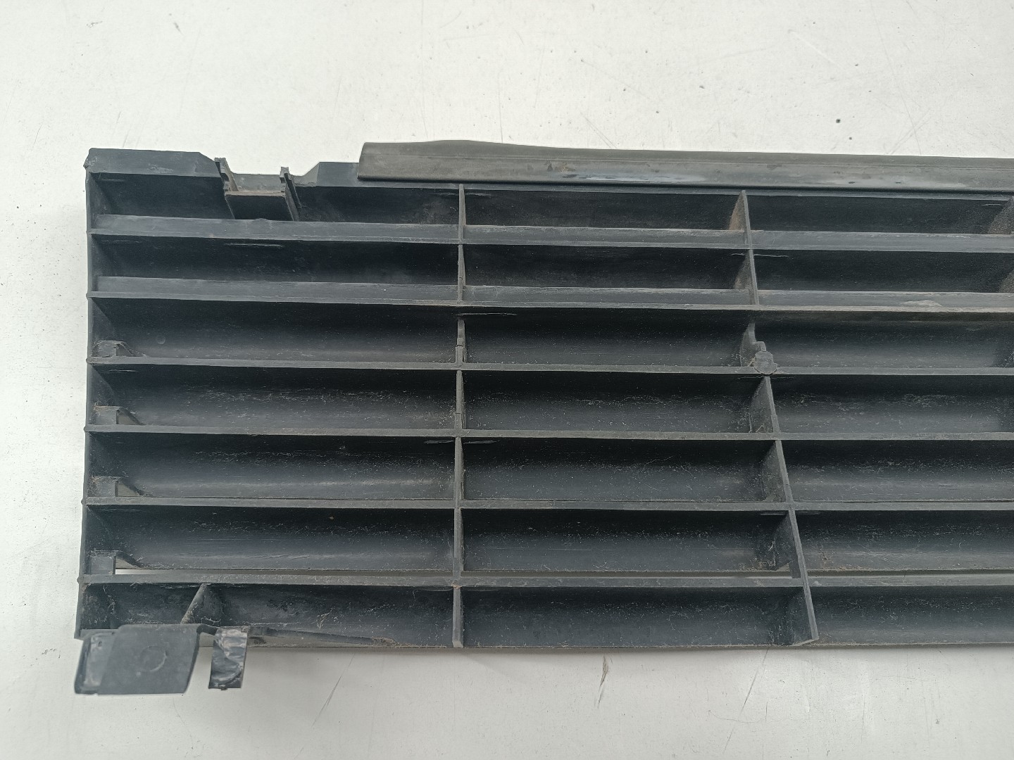 Grelha de para-choques SEAT IBIZA I (021A) | 84 - 93 Imagem-2