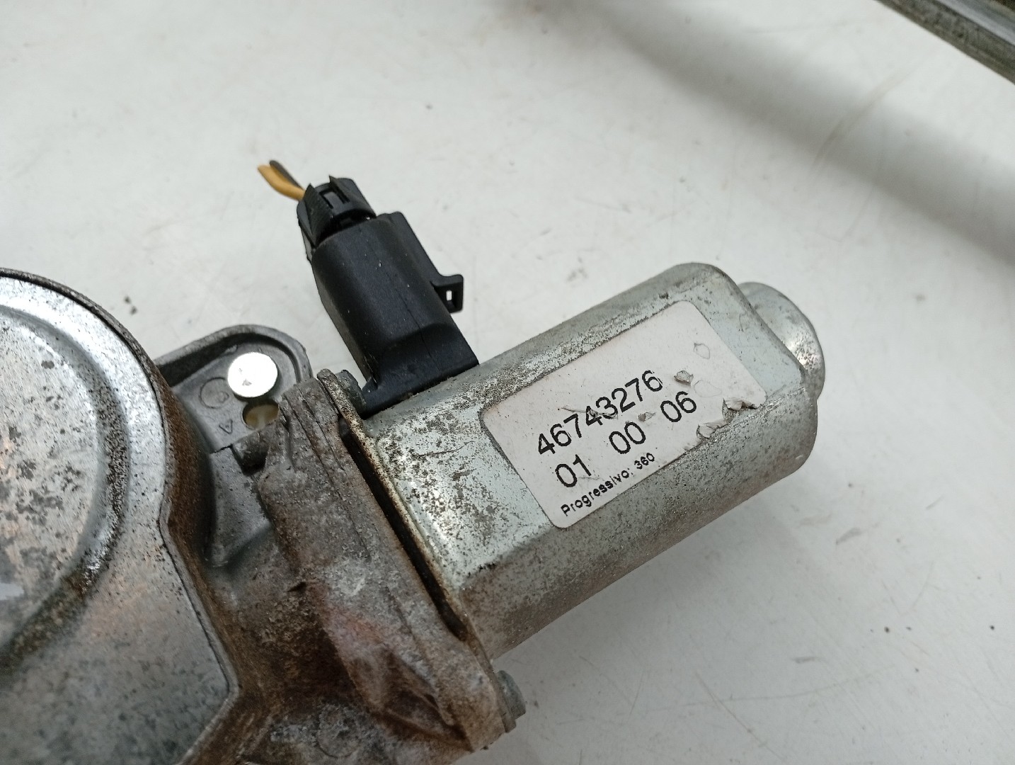 Motor e elevador de vidro trás direito ALFA ROMEO 146 (930_) | 94 - 01 Imagem-1