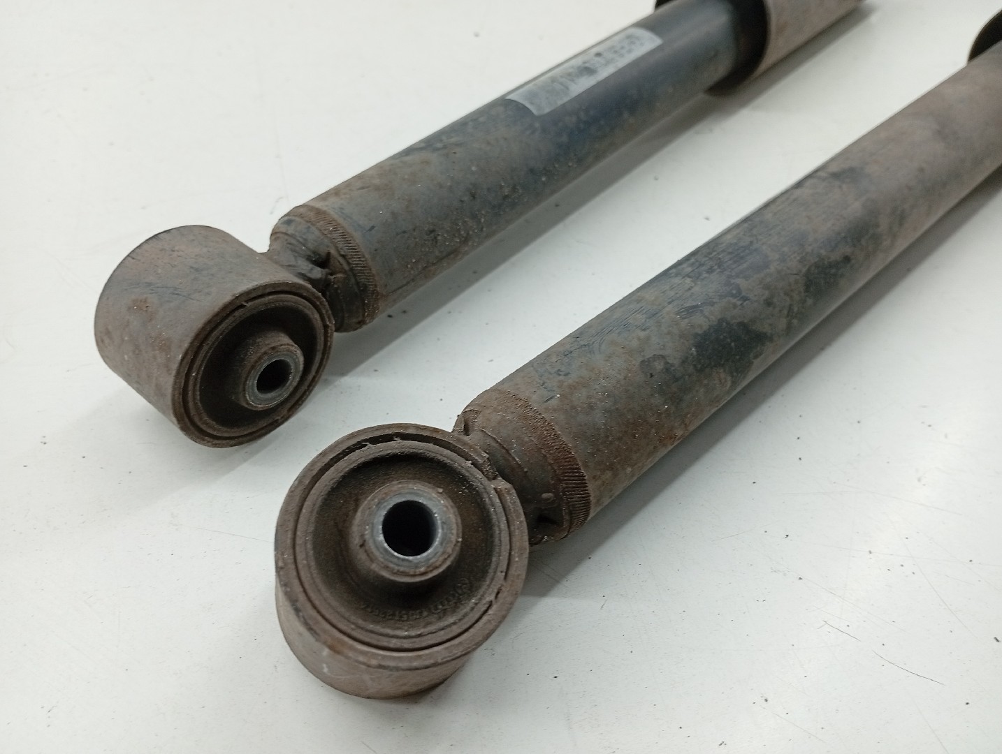 Amortecedores traseiros VOLKSWAGEN GOLF IV (1J1) | 97 - 07 Imagem-4