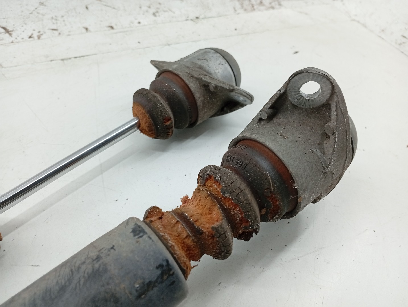 Amortecedores traseiros VOLKSWAGEN GOLF IV (1J1) | 97 - 07 Imagem-3