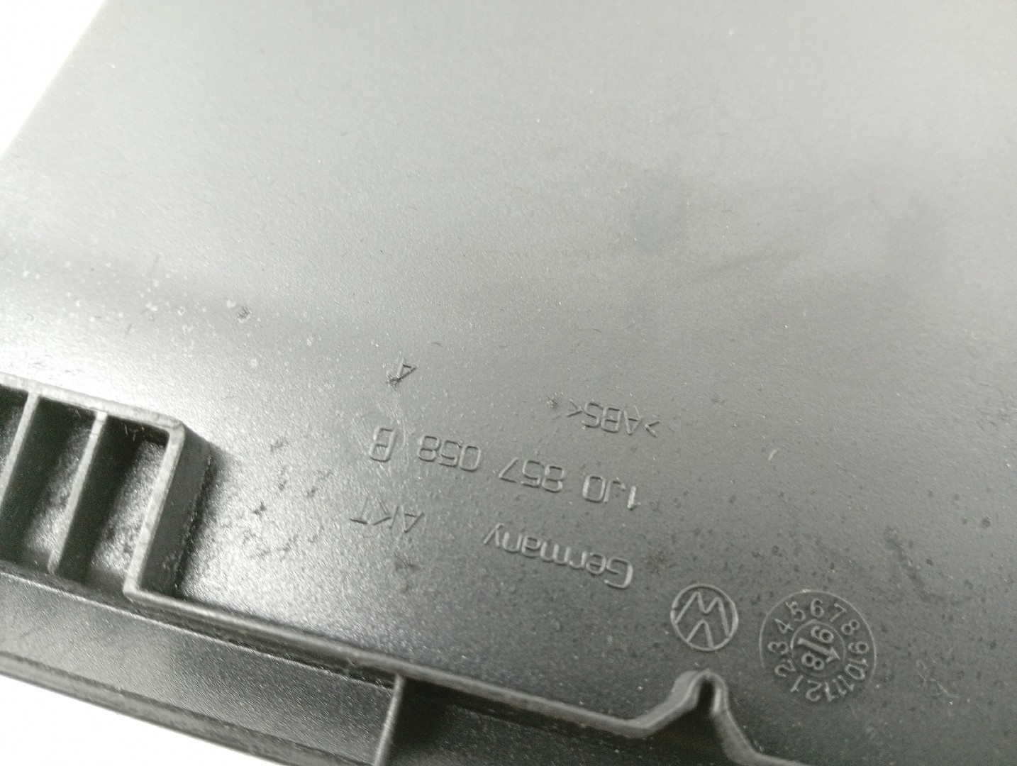 Caixa de arrumação VOLKSWAGEN GOLF IV (1J1) | 97 - 07 Imagem-2