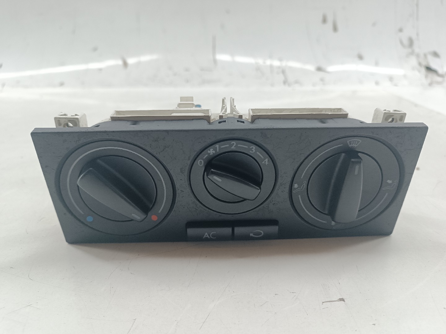 Comutador de Sofagem / Ar Condicionado VOLKSWAGEN GOLF IV (1J1) | 97 - 07 Imagem-4