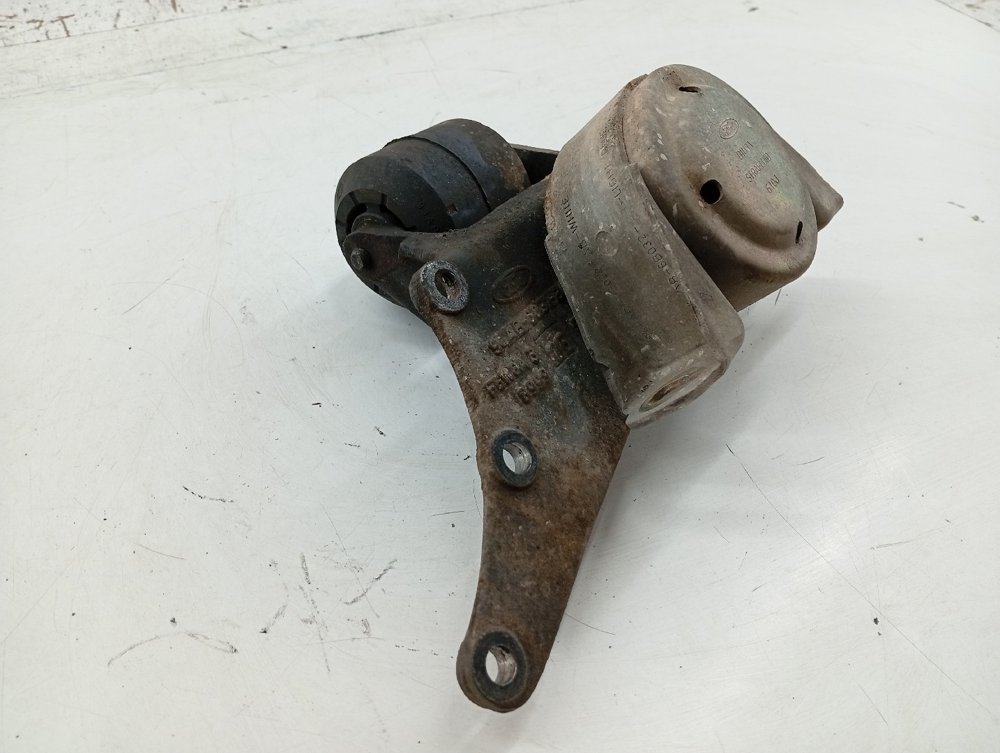 Suporte FORD ESCORT VI Turnier (GAL, ANL) | 95 - 02 Imagem-1