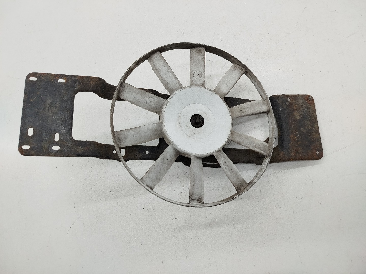 Ventoinha de radiador RENAULT CLIO I (B/C57_, 5/357_) | 90 - 98