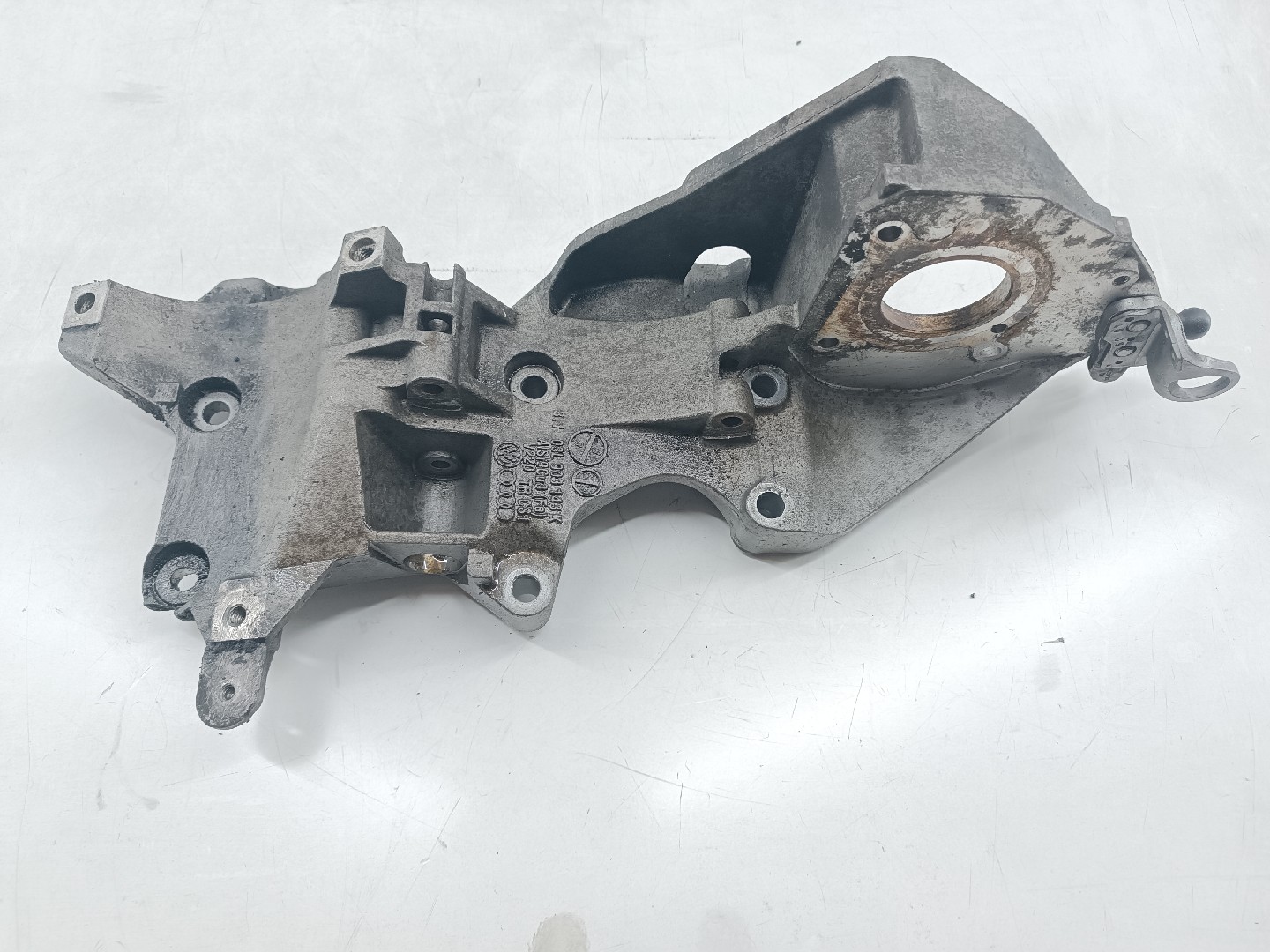 Suporte De Alternador AUDI A3 Sportback (8PA) | 04 - 15