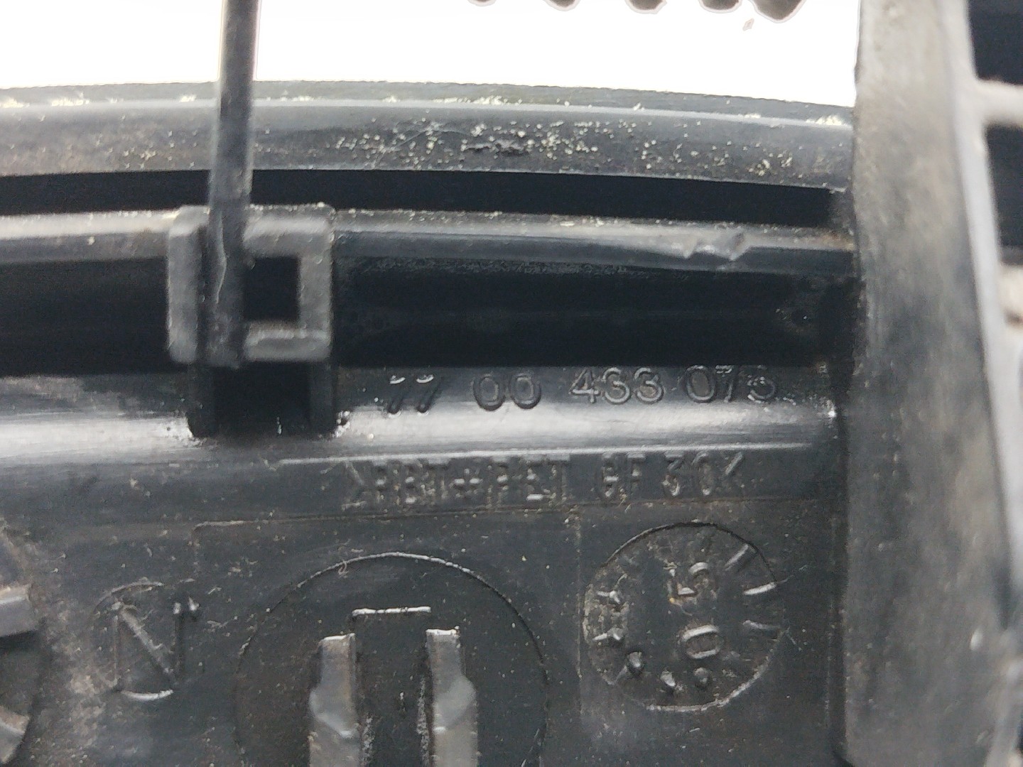 Puxador exterior de porta frente esquerda RENAULT CLIO II Caixa (SB0/1/2_) | 98 -  Imagem-2