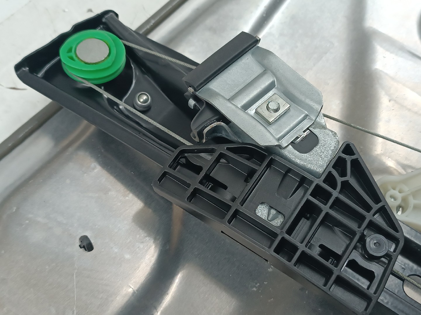 Motor e elevador de vidro trás direito MERCEDES-BENZ C-CLASS (W204) | 07 - 15 Imagem-1