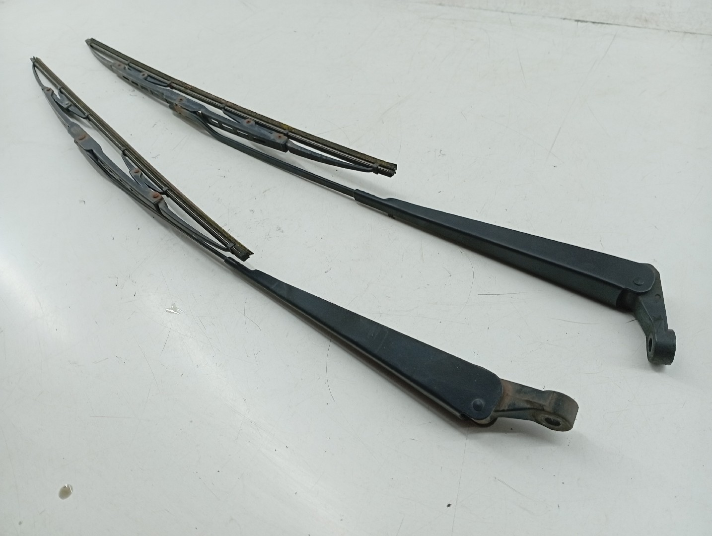 Escova Limpa Parabrisas FORD ESCORT CLASSIC Turnier (ANL) | 99 - 00 Imagem-1