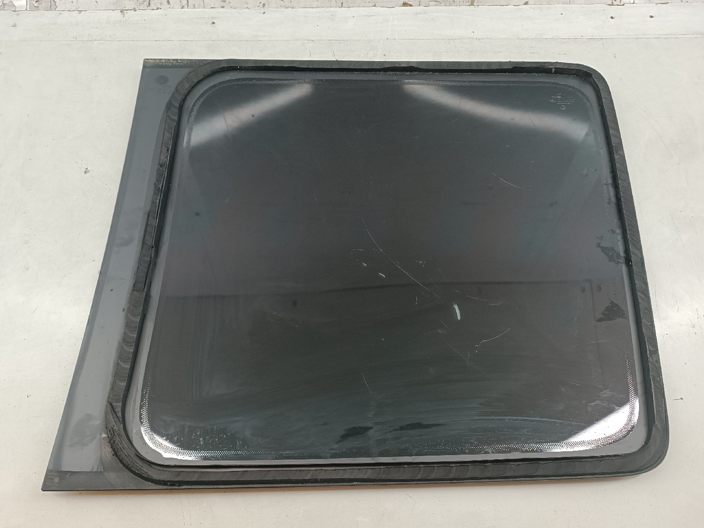 Vidro Painel Tras Esquerdo VOLKSWAGEN CADDY II Combi (9K9B) | 95 - 04