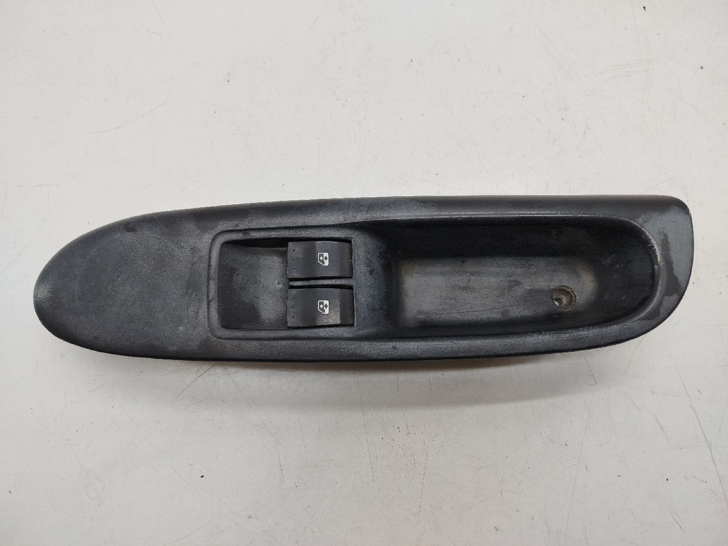 Comutador de vidro frente esquerdo RENAULT CLIO II Caixa (SB0/1/2_) | 98 - 