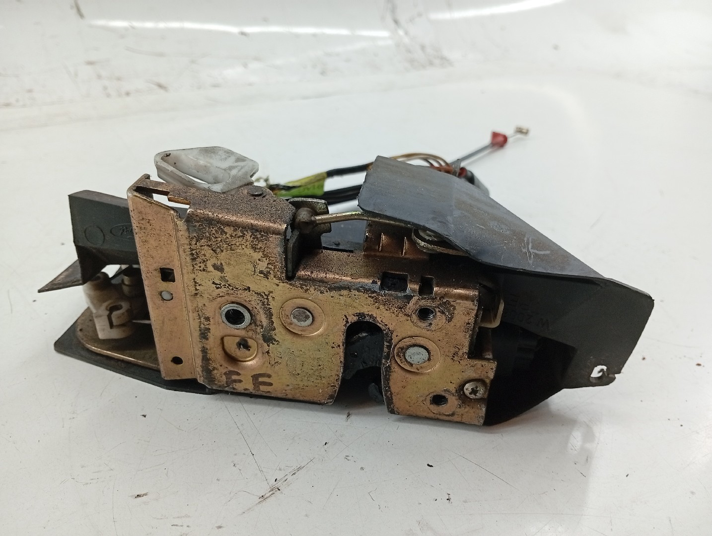 Fecho da Porta Frente Esquerdo FORD ESCORT CLASSIC Turnier (ANL) | 99 - 00 Imagem-1