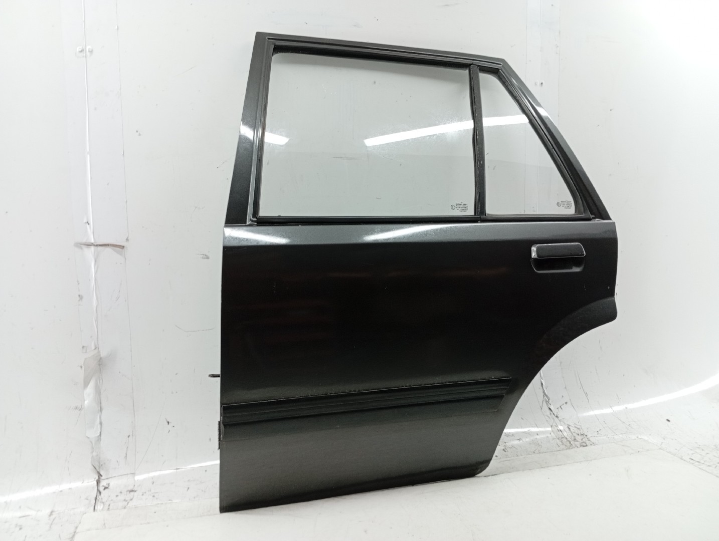 Puerta Trasera Izq OPEL CORSA A Hatchback (S83) | 82 - 93 Imagem-1