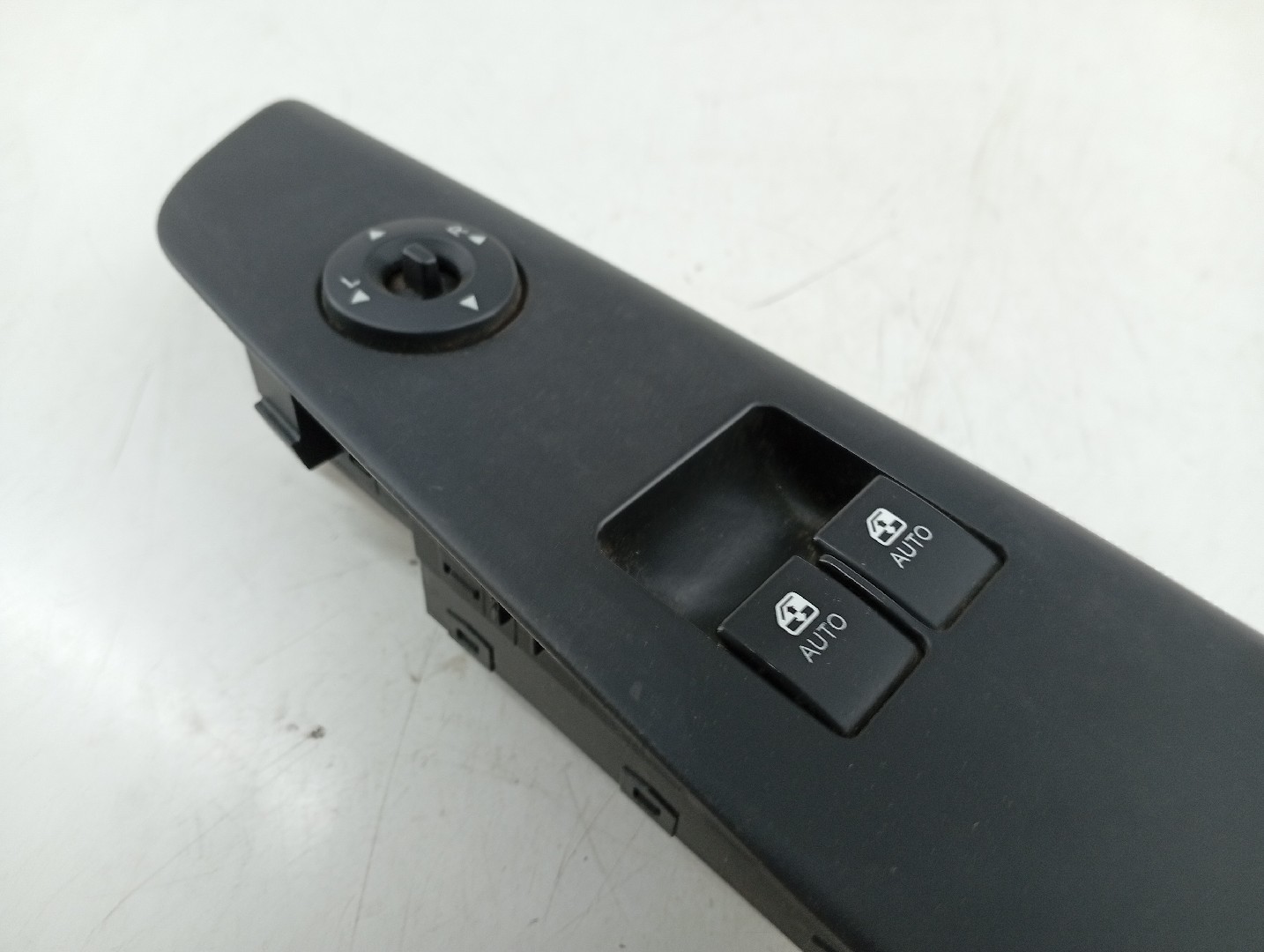 Comutador de vidro frente esquerdo KIA CEED SW (ED) | 07 - 12 Imagem-3