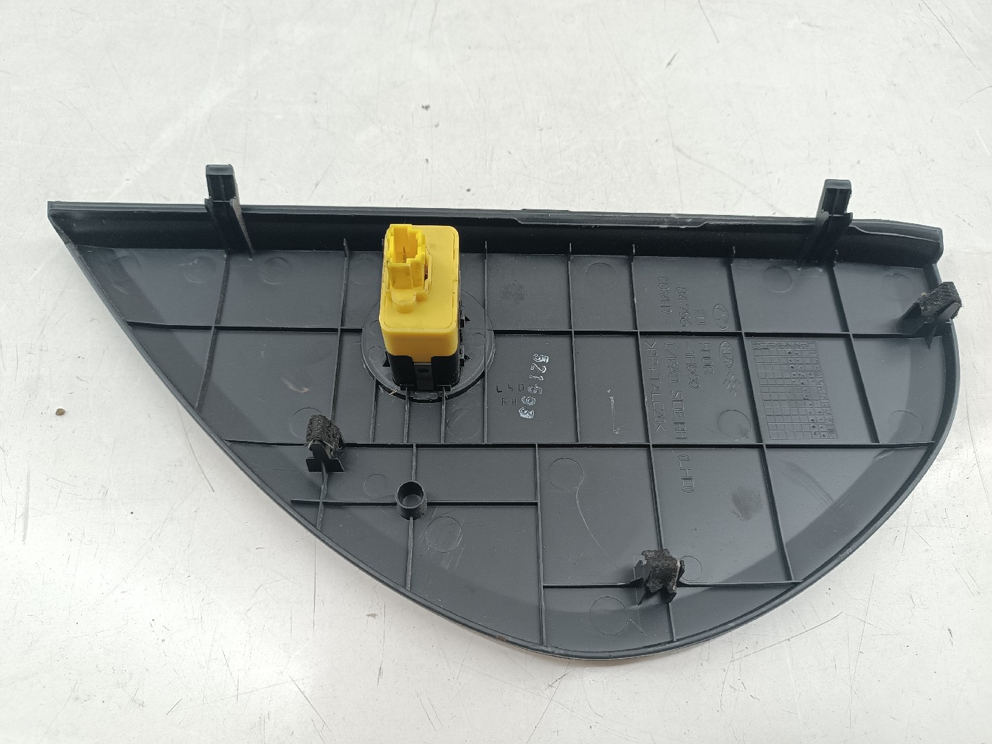 Tampa lateral de tablier KIA CEED SW (ED) | 07 - 12