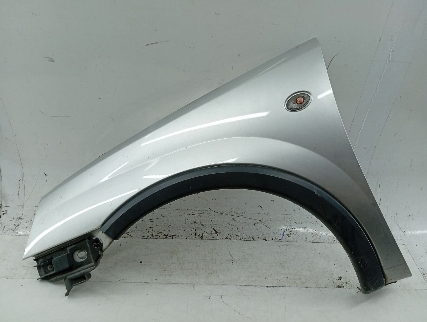 Guarda Lamas Esquerdo OPEL CORSA C (X01) | 00 - 09