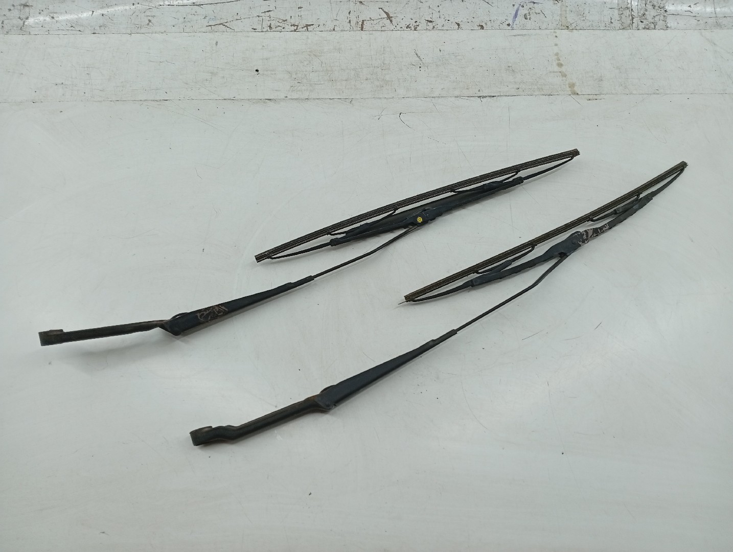 Astes/Escova Limpa Conjunto (2) VOLKSWAGEN POLO (6N1) | 94 - 99
