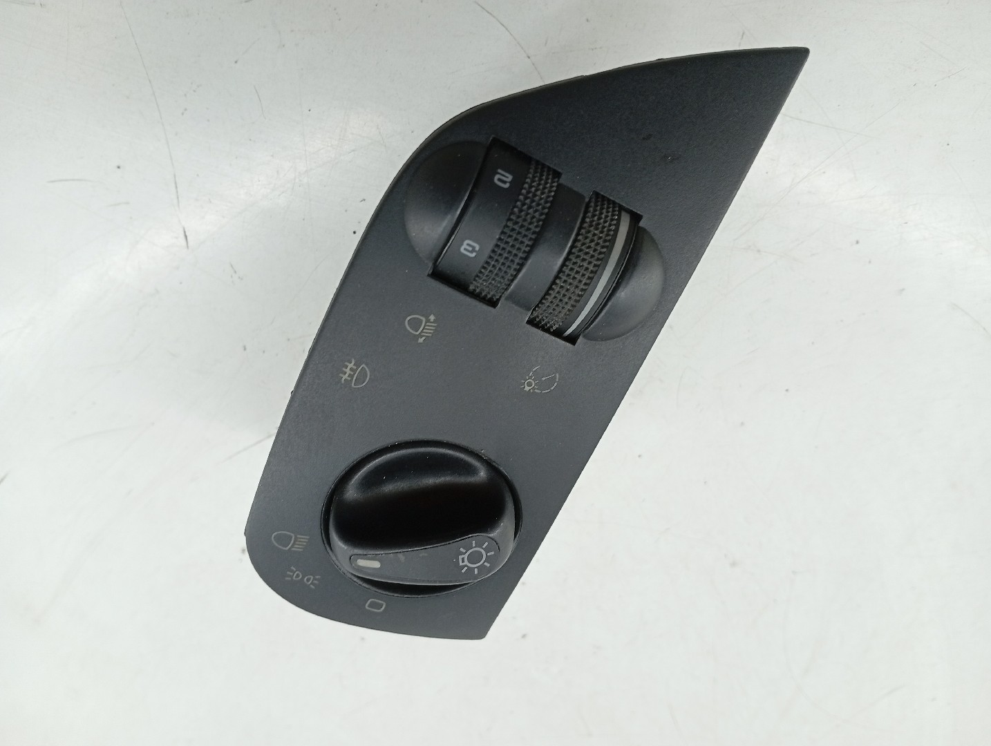Regulador de luzes VOLKSWAGEN POLO (6N1) | 94 - 99